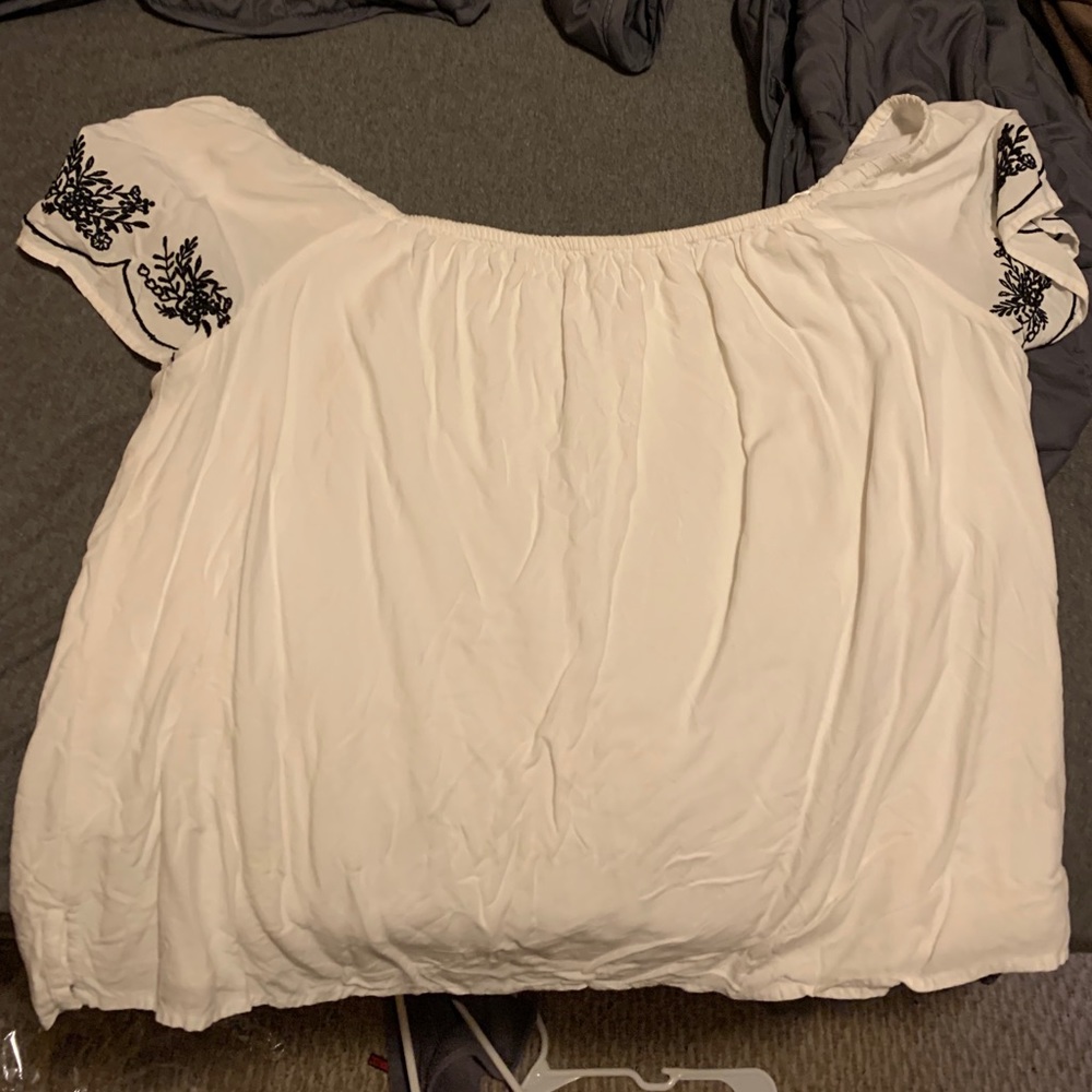 Flowy off the shoulder